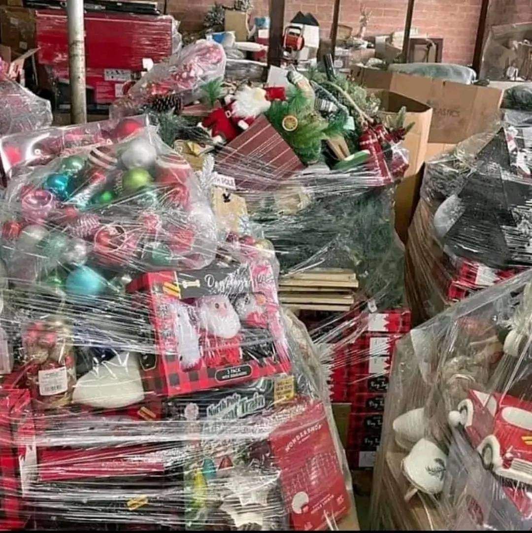 Christmas Pallets 1 christmas pallets